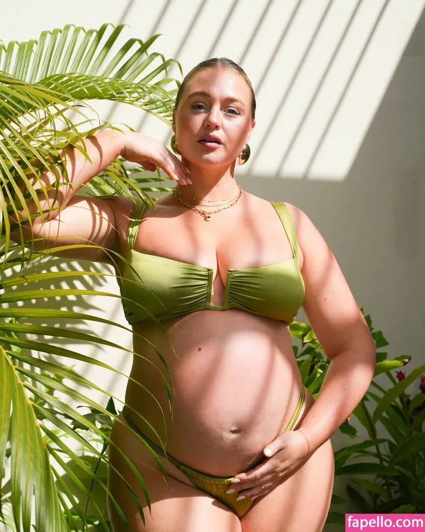 Iskra Lawrence Onlyfans Photo Gallery 