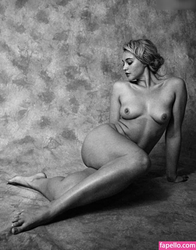 Iskra Lawrence Onlyfans Photo Gallery 