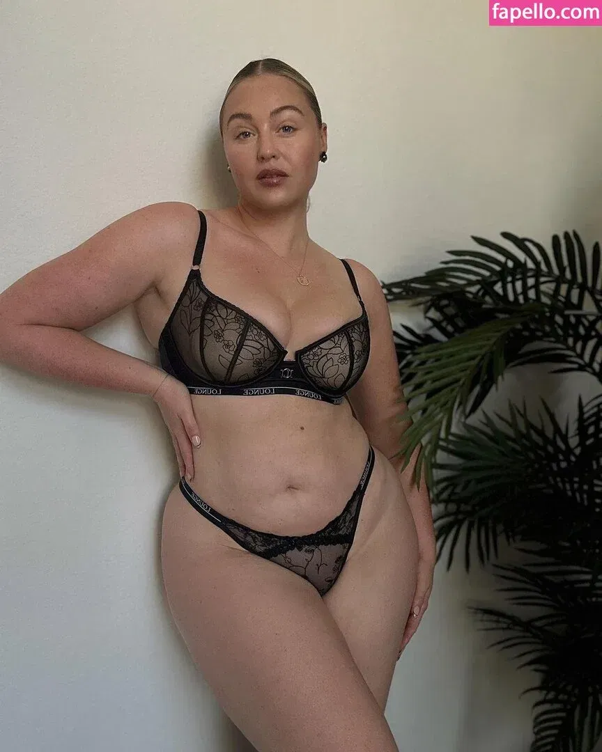 Iskra Lawrence Onlyfans Photo Gallery 