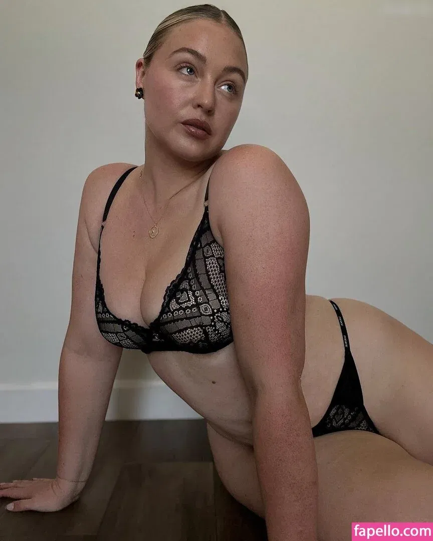 Iskra Lawrence Onlyfans Photo Gallery 