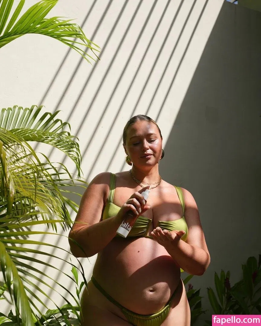 Iskra Lawrence Onlyfans Photo Gallery 