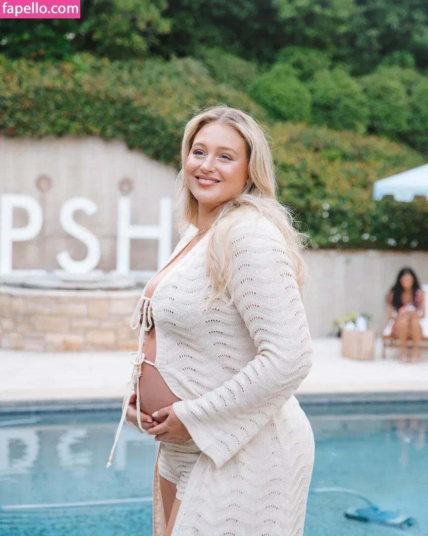 Iskra Lawrence Onlyfans Photo Gallery 