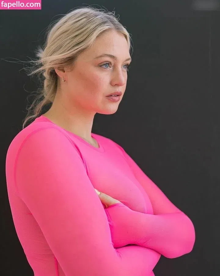 Iskra Lawrence Onlyfans Photo Gallery 