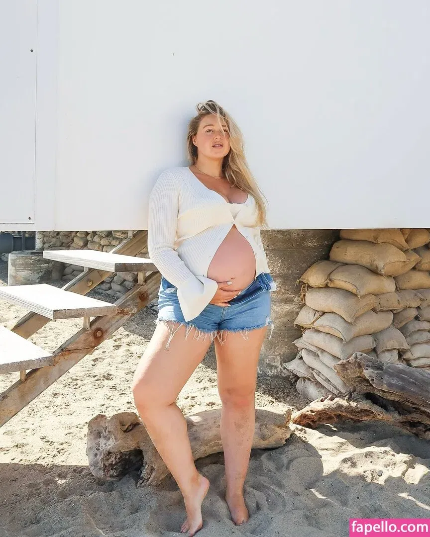 Iskra Lawrence Onlyfans Photo Gallery 