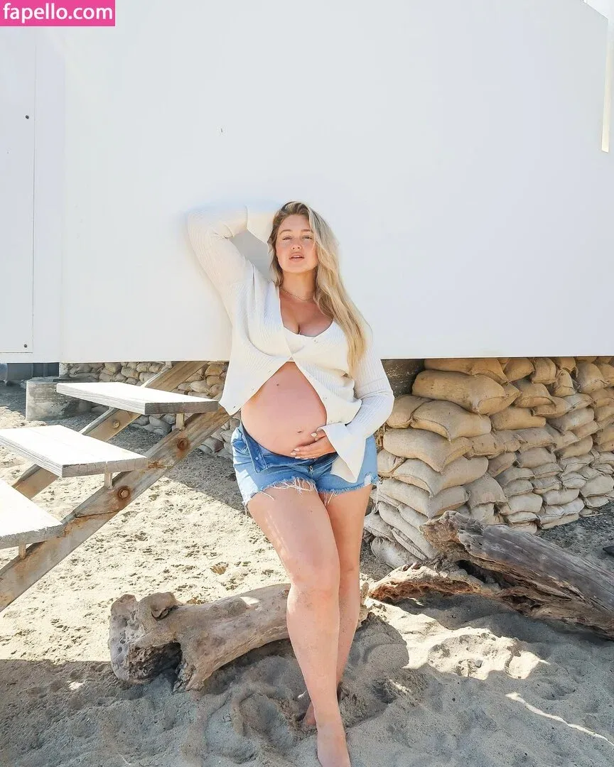 Iskra Lawrence Onlyfans Photo Gallery 