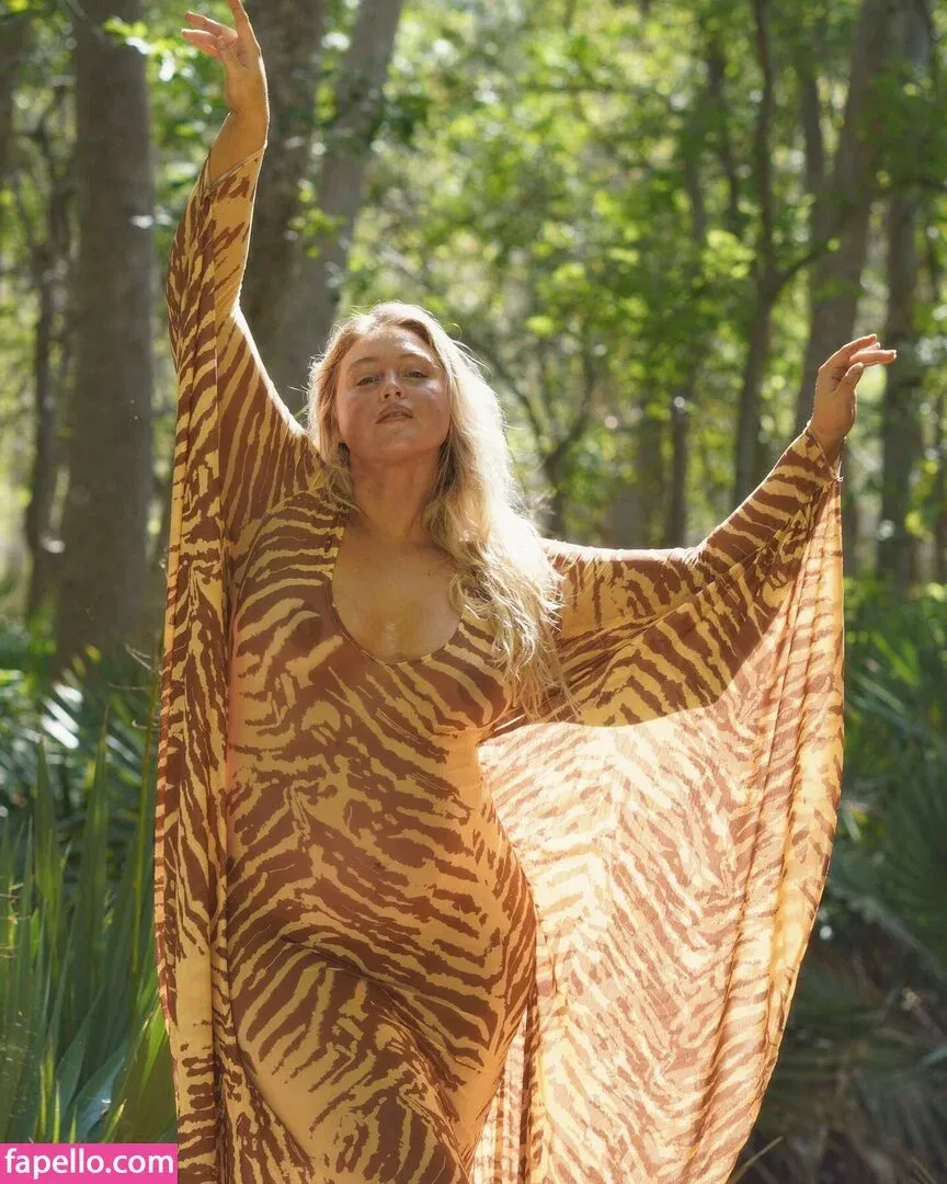 Iskra Lawrence Onlyfans Photo Gallery 