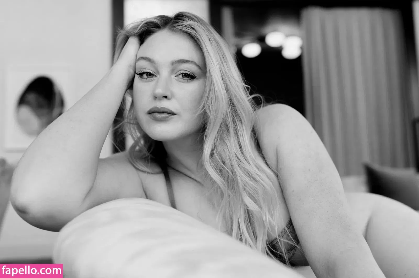 Iskra Lawrence Onlyfans Photo Gallery 