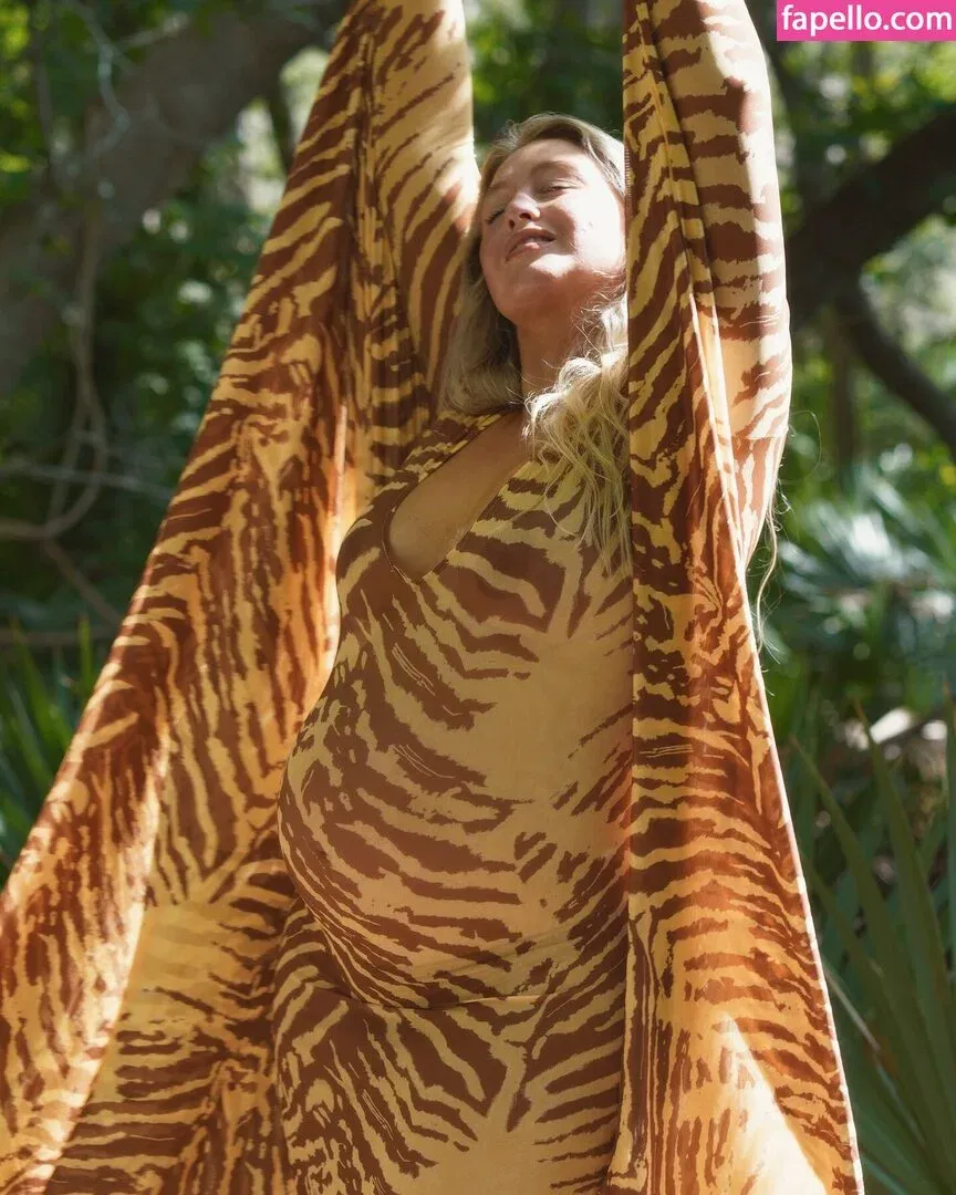 Iskra Lawrence Onlyfans Photo Gallery 