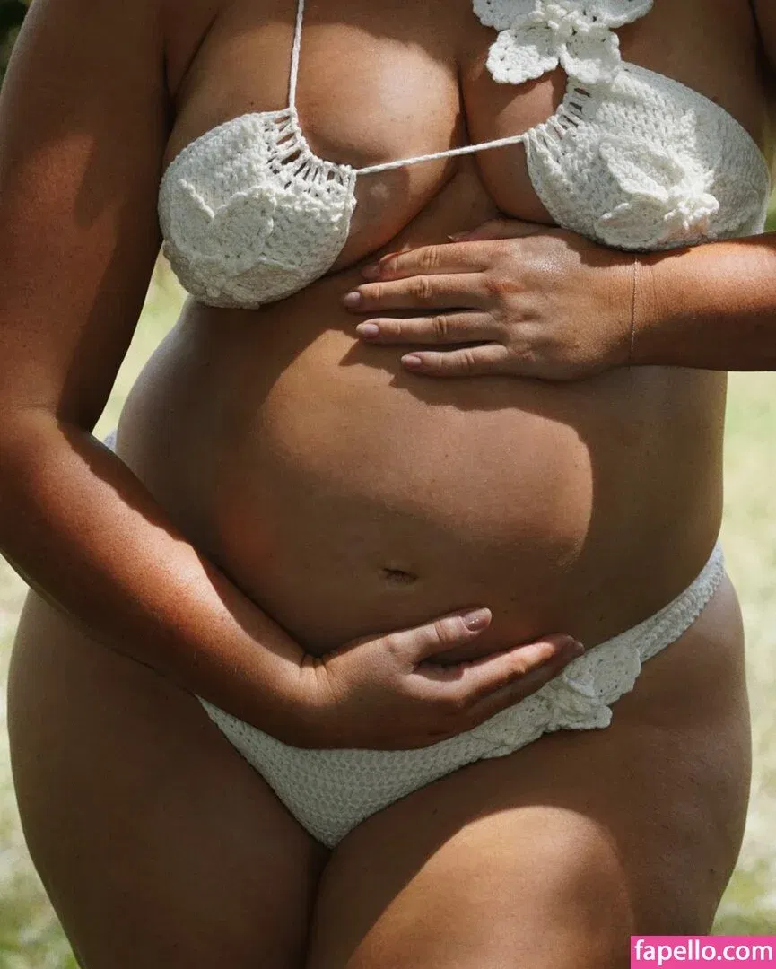 Iskra Lawrence Onlyfans Photo Gallery 