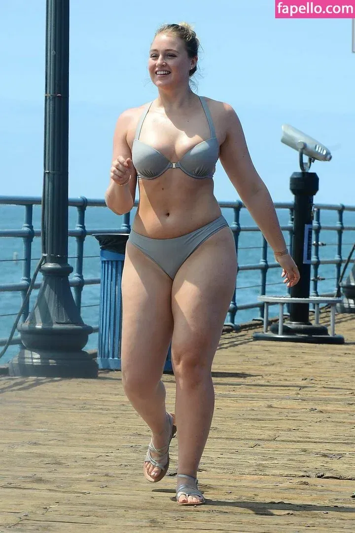 Iskra Lawrence Onlyfans Photo Gallery 