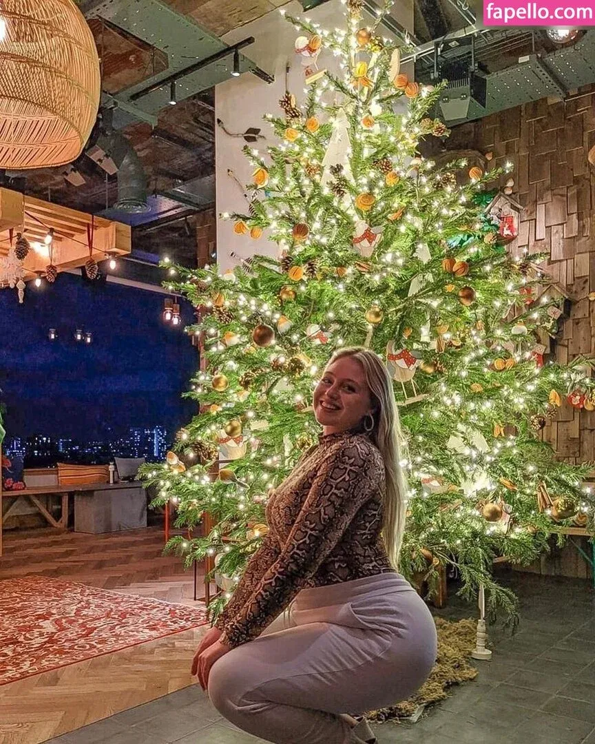 Iskra Lawrence Onlyfans Photo Gallery 