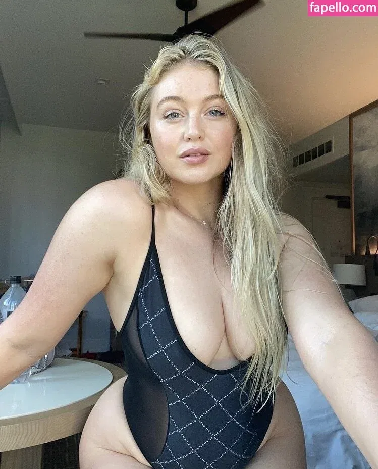 Iskra Lawrence Onlyfans Photo Gallery 