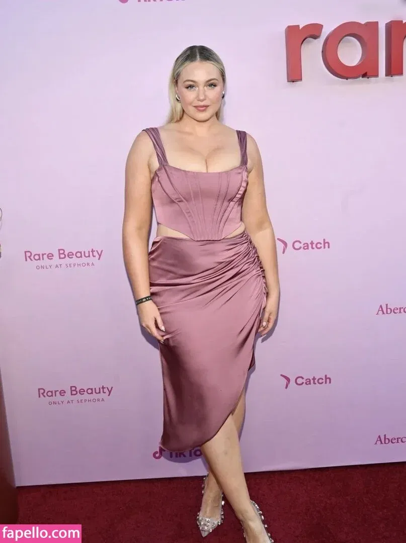 Iskra Lawrence Onlyfans Photo Gallery 