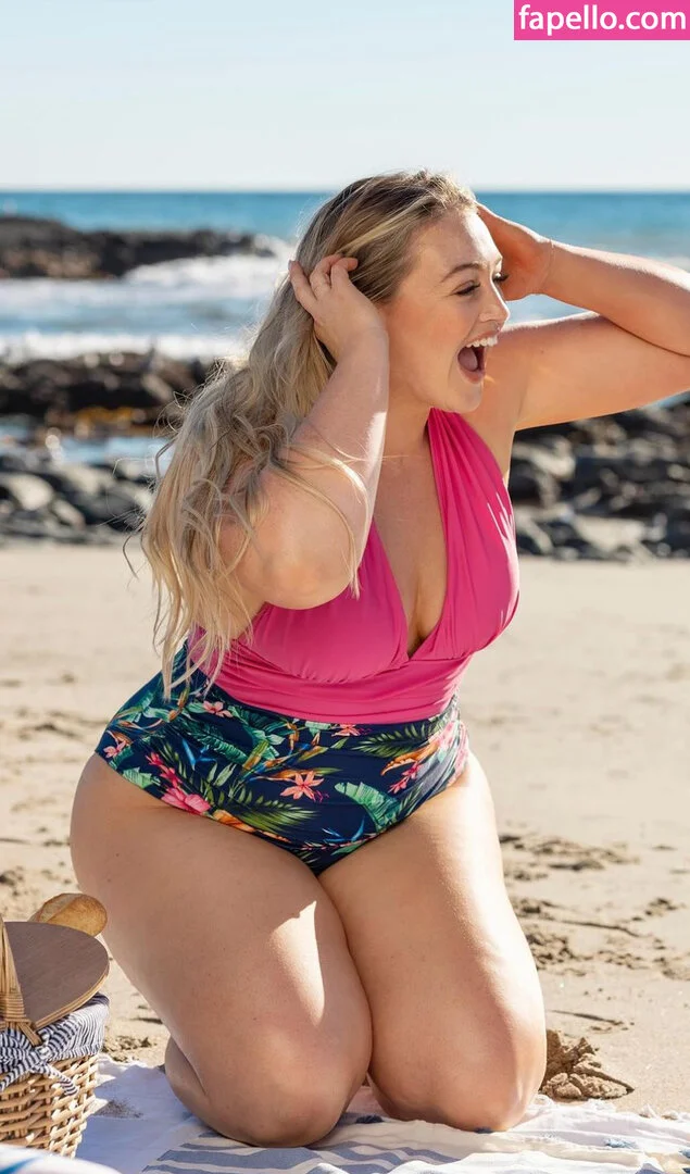 Iskra Lawrence Onlyfans Photo Gallery 