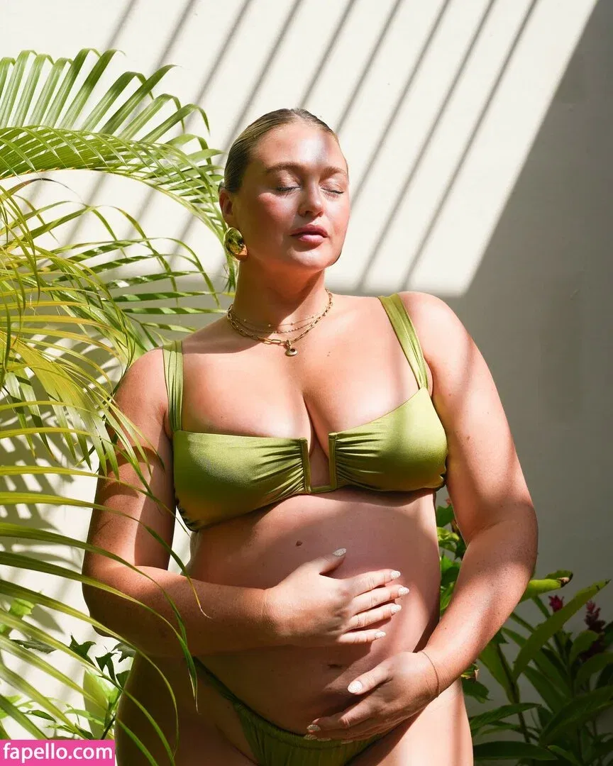 Iskra Lawrence Onlyfans Photo Gallery 