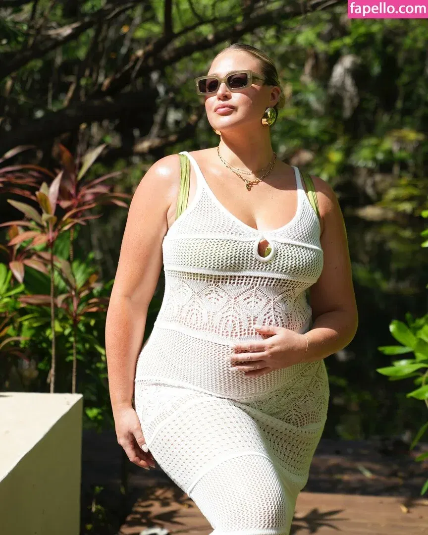 Iskra Lawrence Onlyfans Photo Gallery 