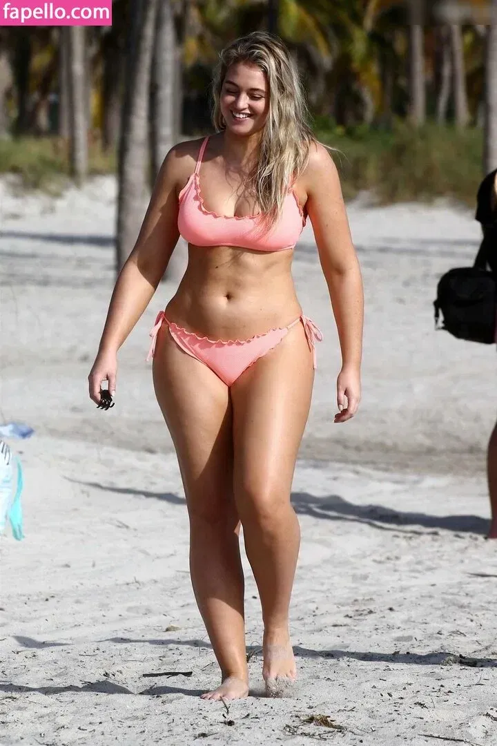 Iskra Lawrence Onlyfans Photo Gallery 