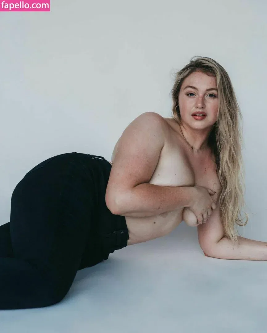 Iskra Lawrence Onlyfans Photo Gallery 