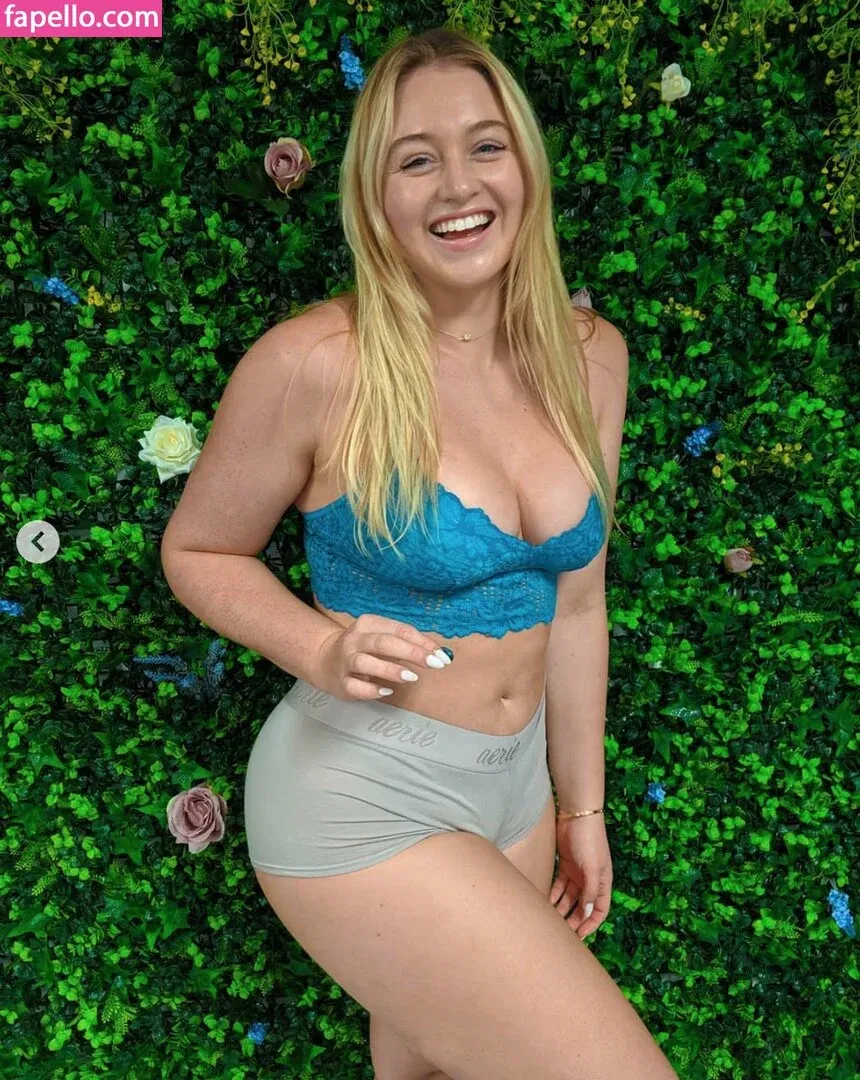 Iskra Lawrence Onlyfans Photo Gallery 