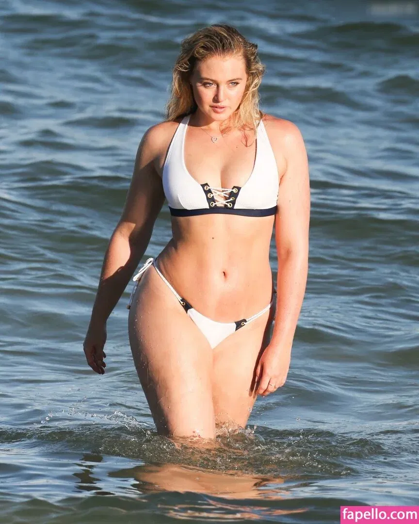 Iskra Lawrence Onlyfans Photo Gallery 