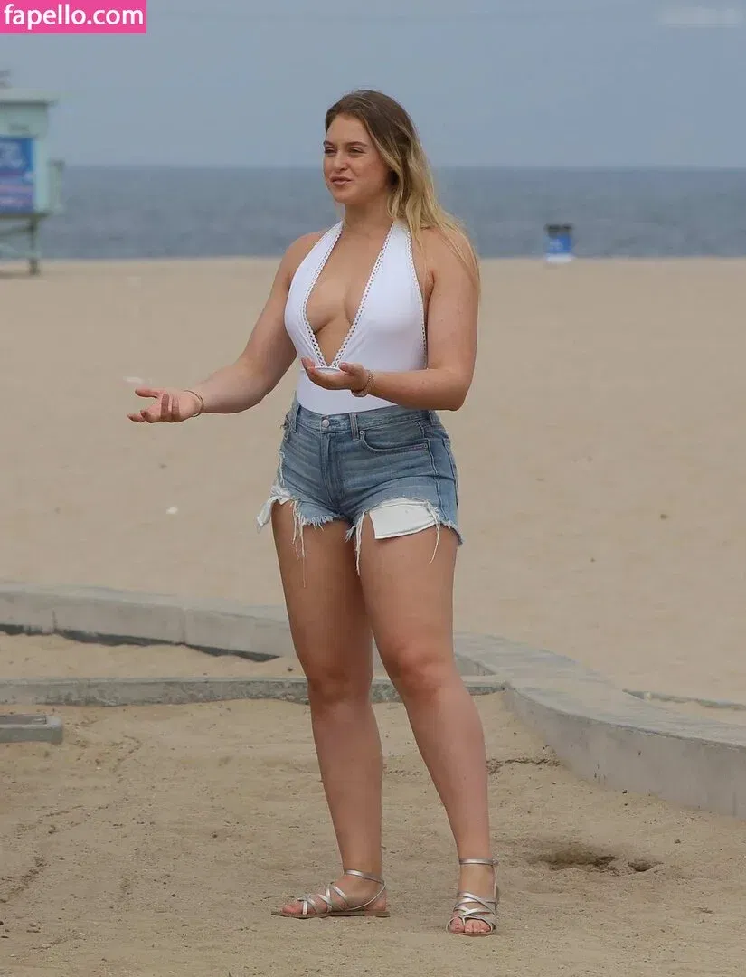 Iskra Lawrence Onlyfans Photo Gallery 