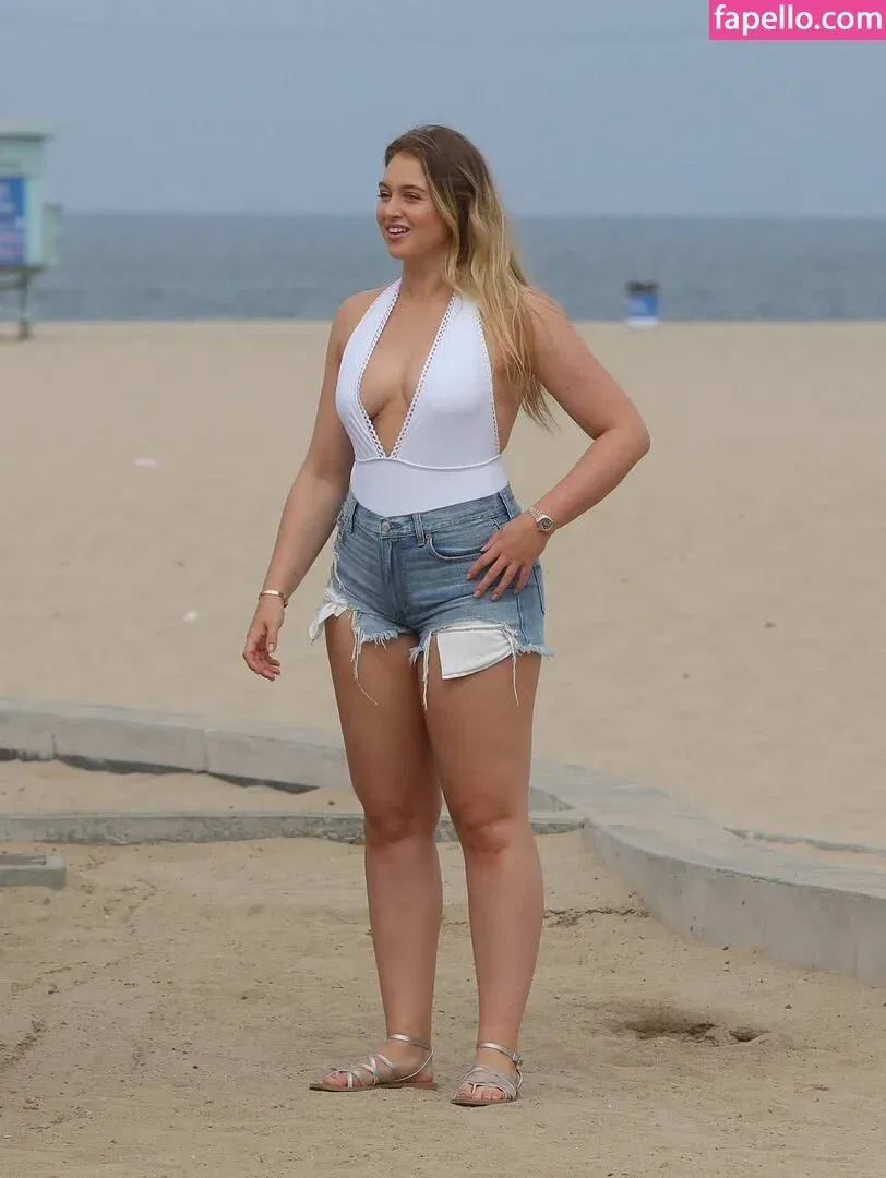 Iskra Lawrence Onlyfans Photo Gallery 