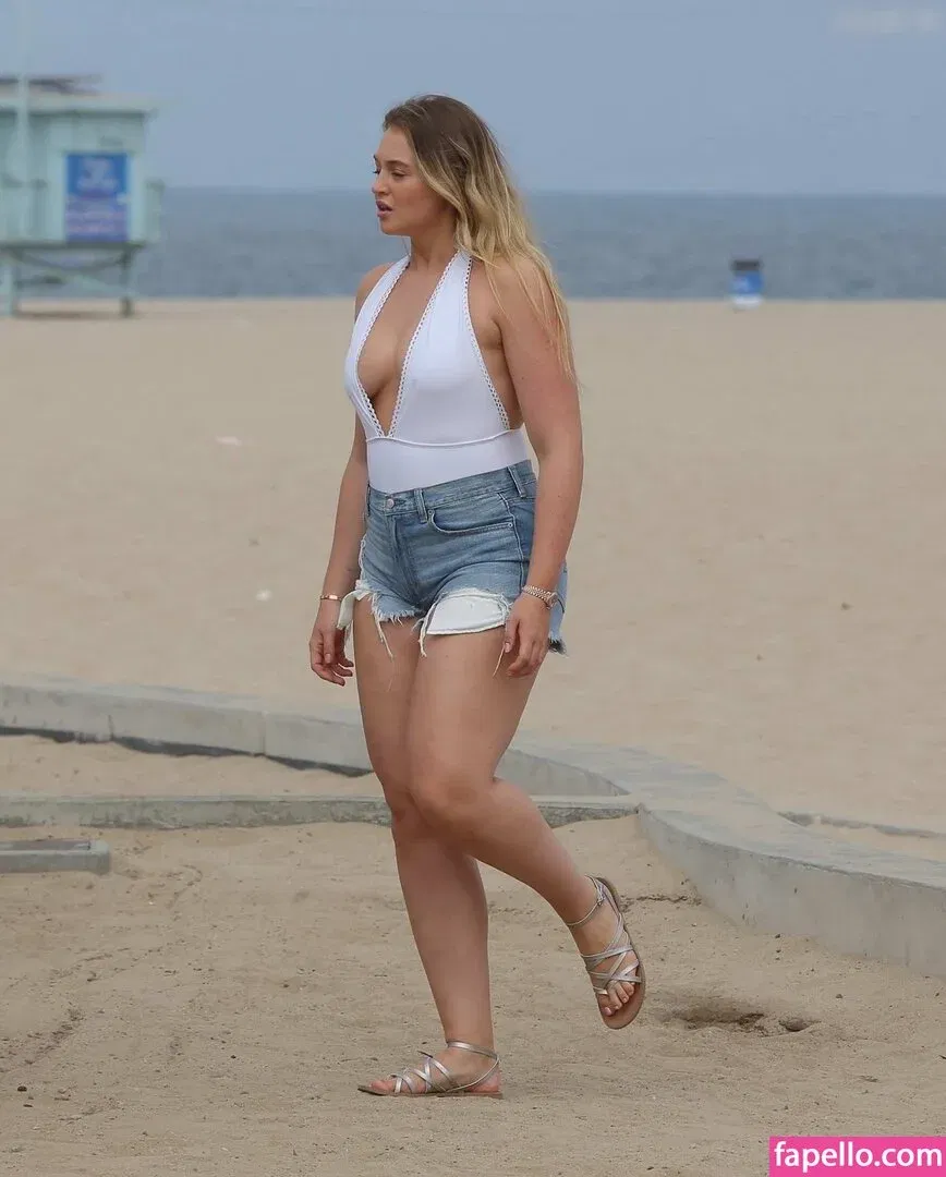 Iskra Lawrence Onlyfans Photo Gallery 