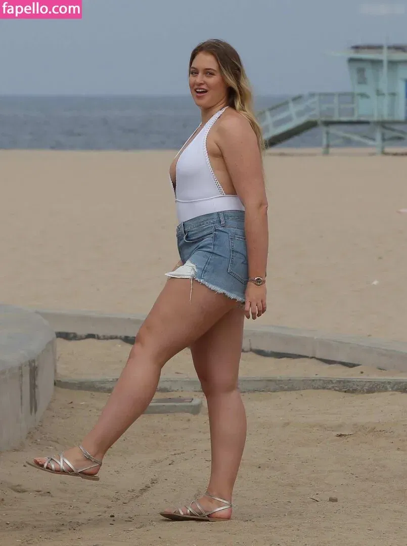 Iskra Lawrence Onlyfans Photo Gallery 