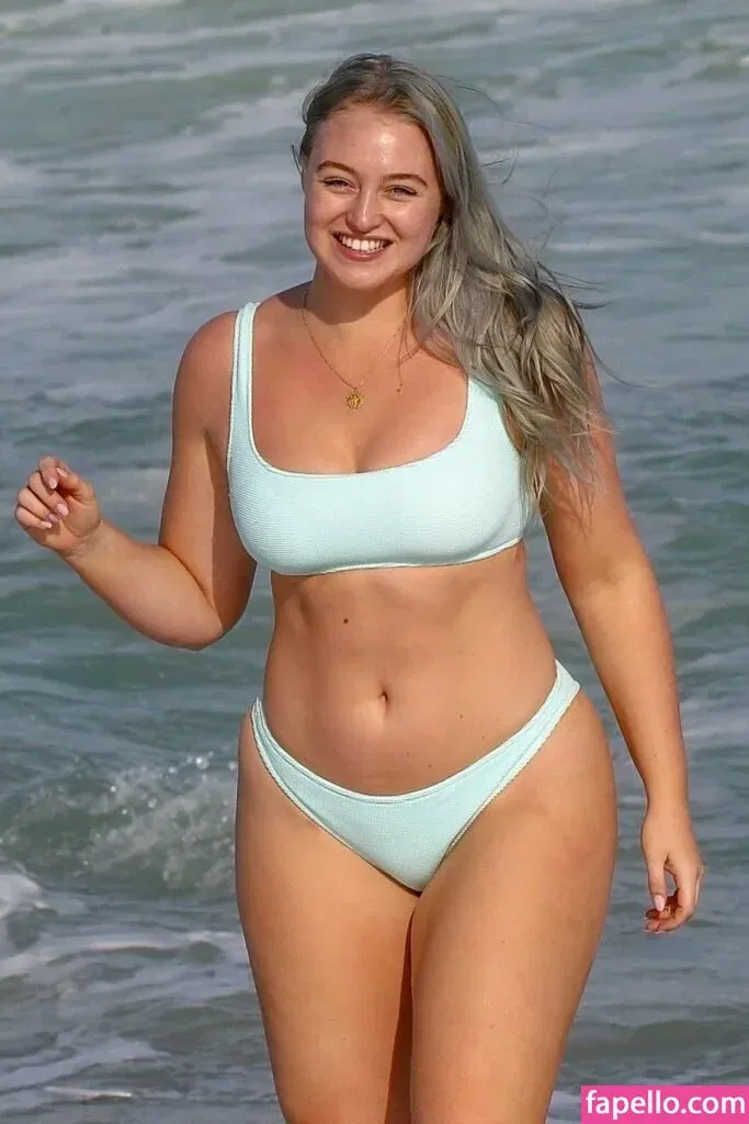 Iskra Lawrence Onlyfans Photo Gallery 