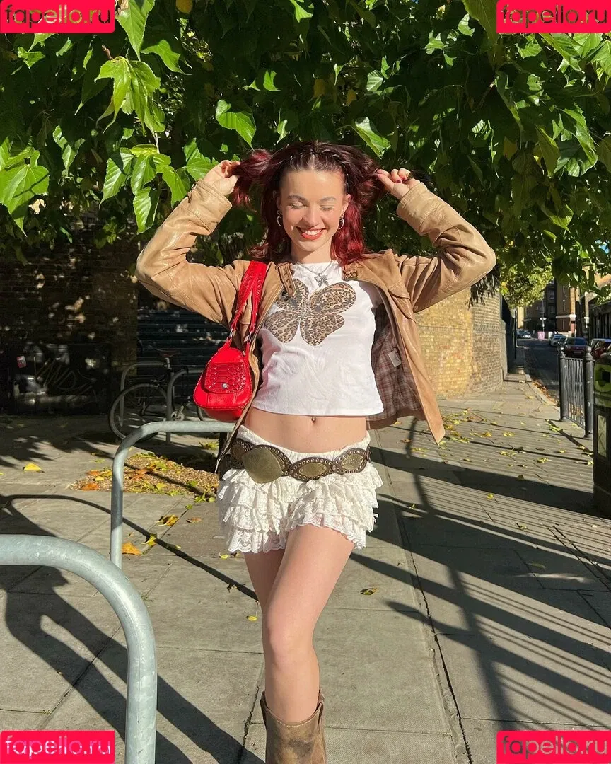 Lara Adkins Onlyfans Photo Gallery 