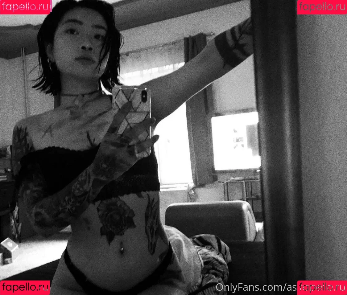 asianina Onlyfans Photo Gallery 