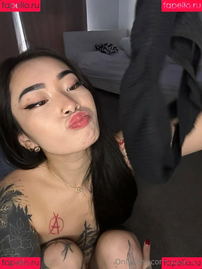 asianina Onlyfans Photo Gallery 