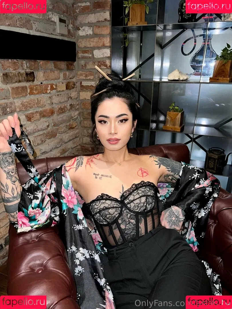 asianina Onlyfans Photo Gallery 