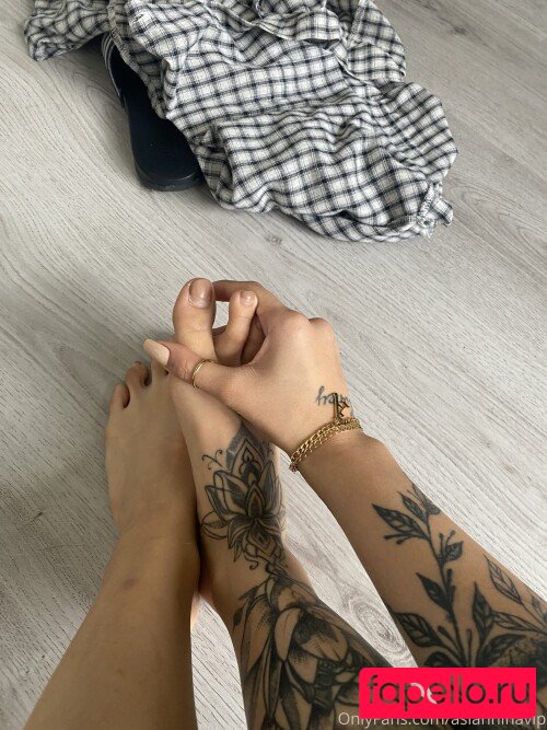 asianina Onlyfans Photo Gallery 