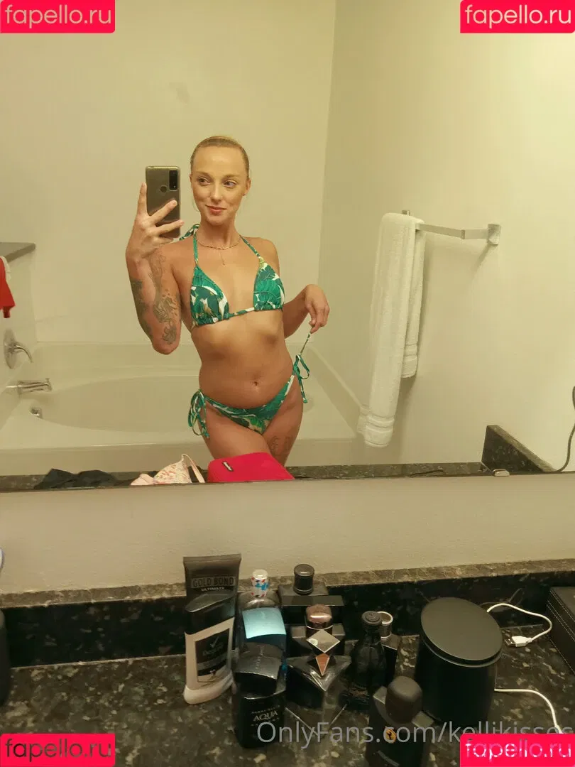 Kelli Kisses Onlyfans Photo Gallery 
