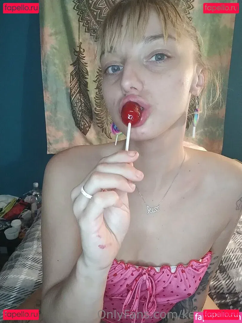 Kelli Kisses Onlyfans Photo Gallery 