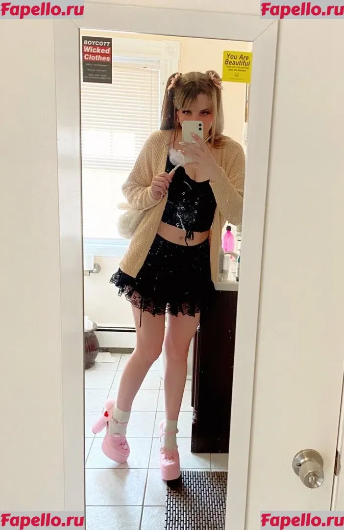 elliechii Onlyfans Photo Gallery 