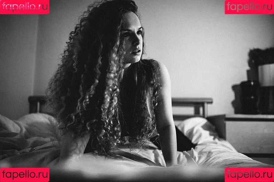 Emily Jezebelle Hamilton Onlyfans Photo Gallery 