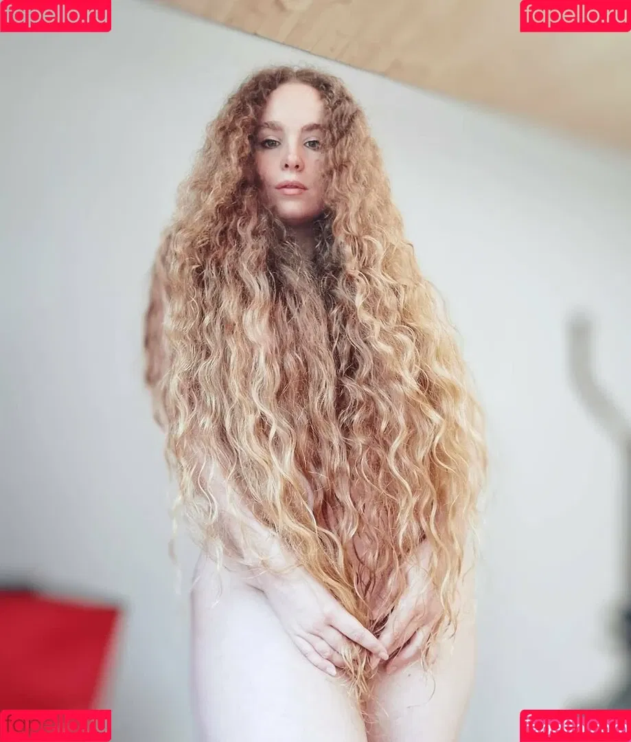 Emily Jezebelle Hamilton Onlyfans Photo Gallery 