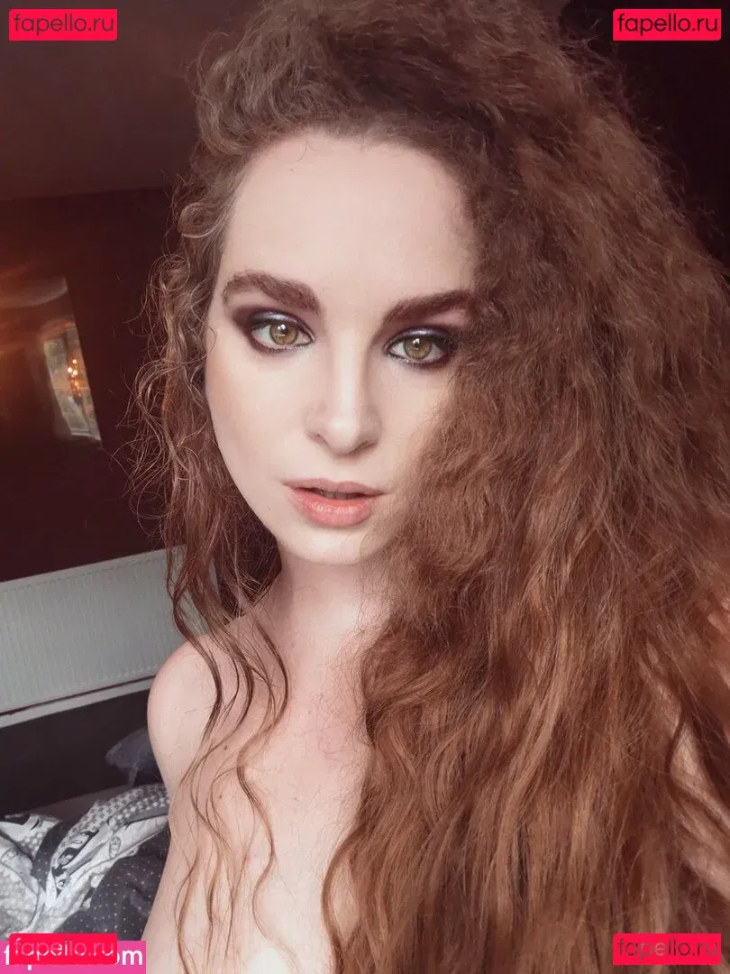 Emily Jezebelle Hamilton Onlyfans Photo Gallery 