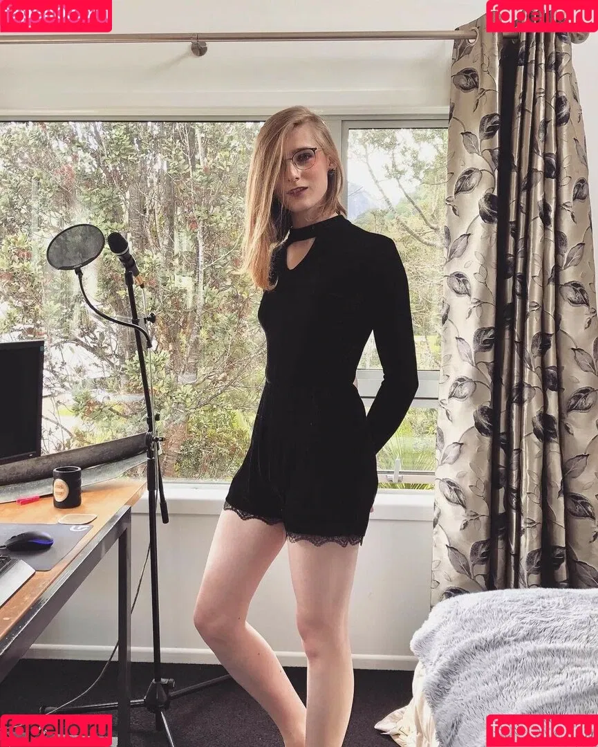 Alice In Wonder1and Onlyfans Photo Gallery 