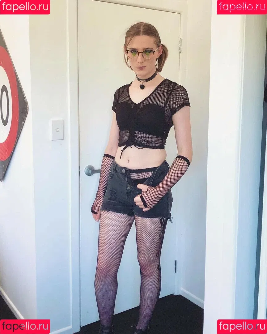 Alice In Wonder1and Onlyfans Photo Gallery 