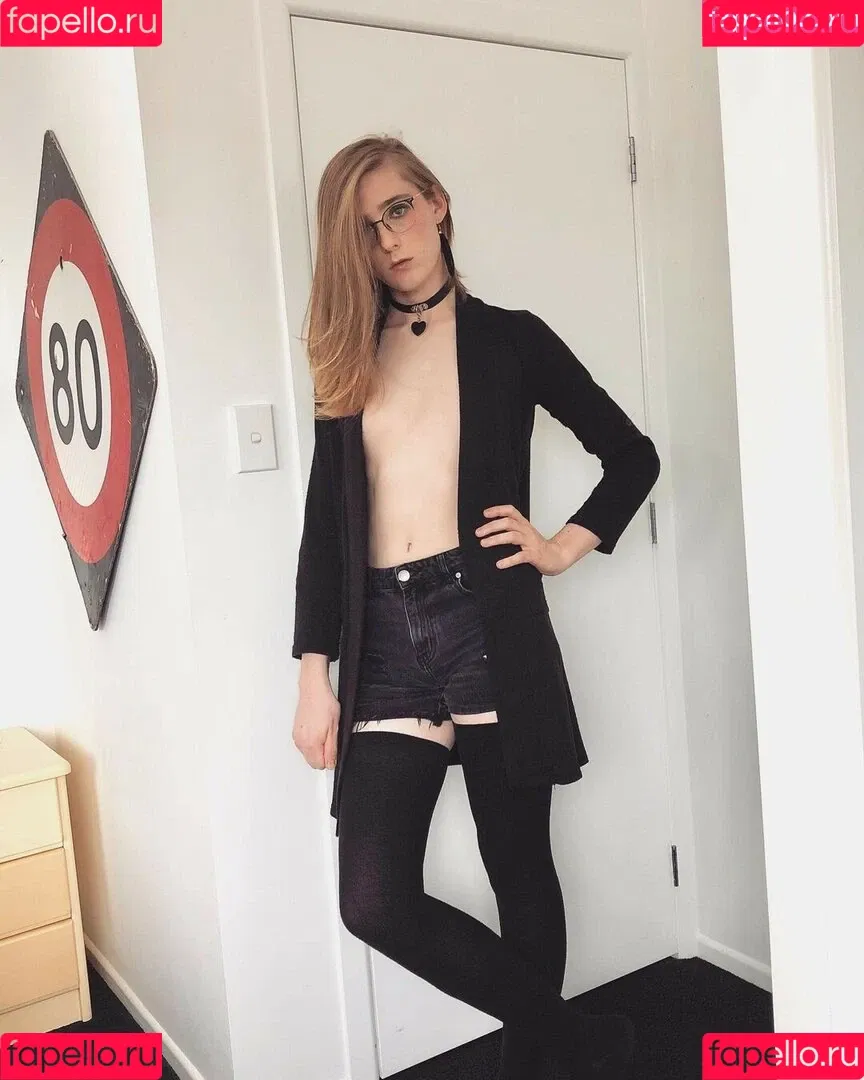 Alice In Wonder1and Onlyfans Photo Gallery 