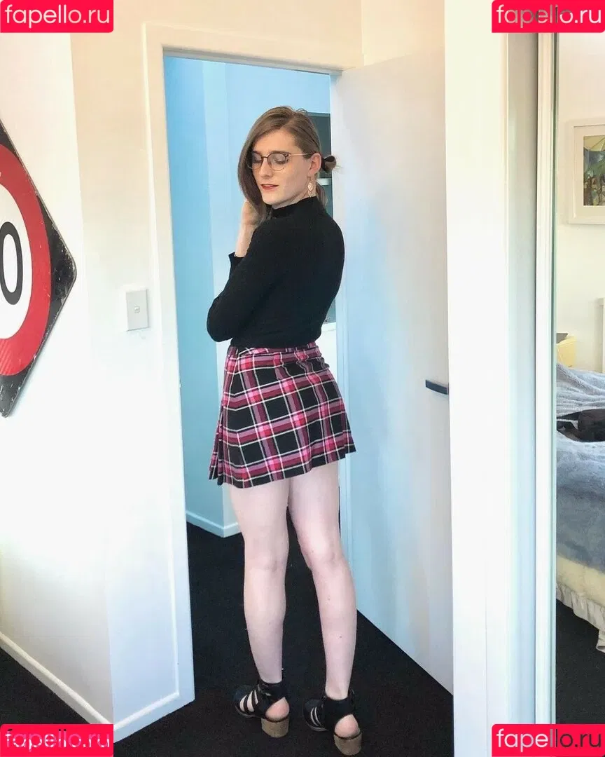 Alice In Wonder1and Onlyfans Photo Gallery 