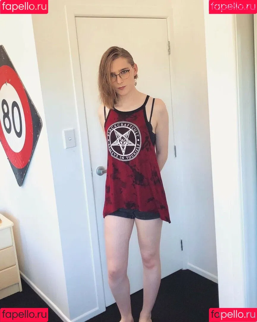 Alice In Wonder1and Onlyfans Photo Gallery 