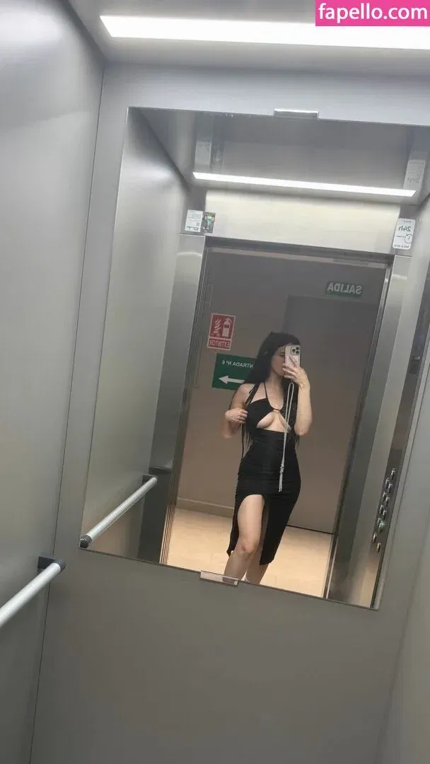 Zeling Onlyfans Photo Gallery 