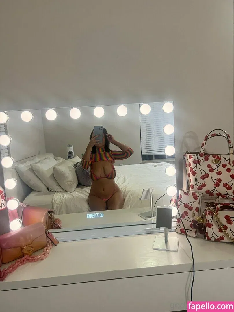 EvelynLuxe Onlyfans Photo Gallery 