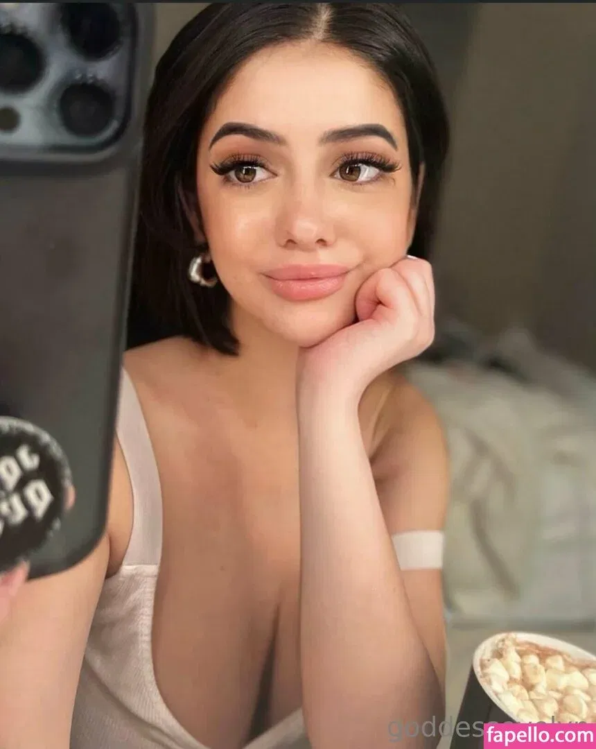 EvelynLuxe Onlyfans Photo Gallery 