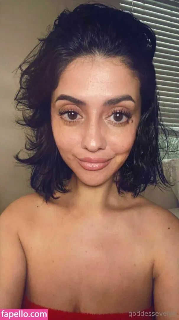 EvelynLuxe Onlyfans Photo Gallery 