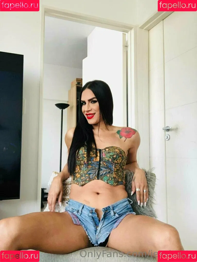 jessica.ts Onlyfans Photo Gallery 